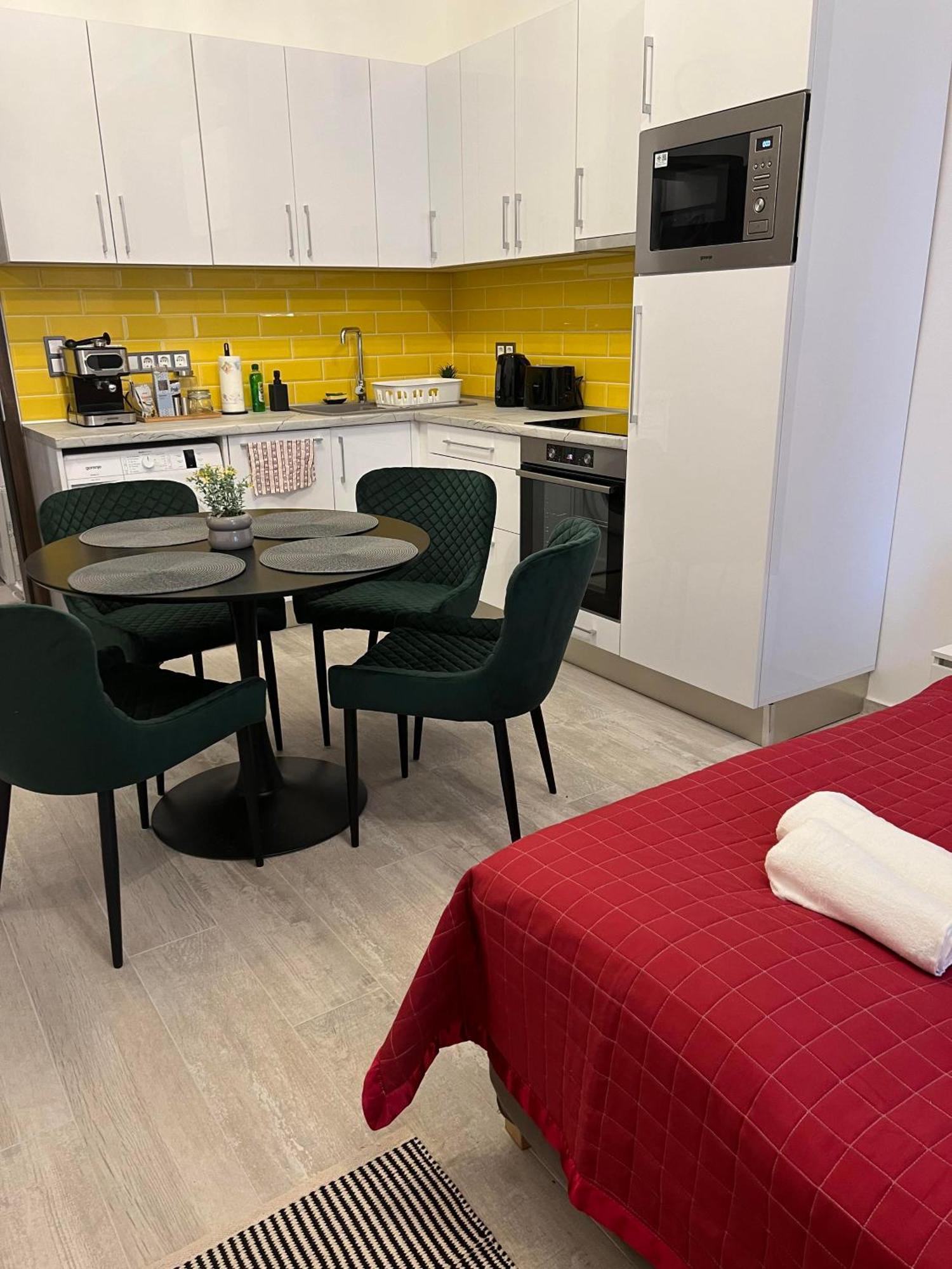 Center Apartman In The Famous Hajos Street Budapest Exteriör bild