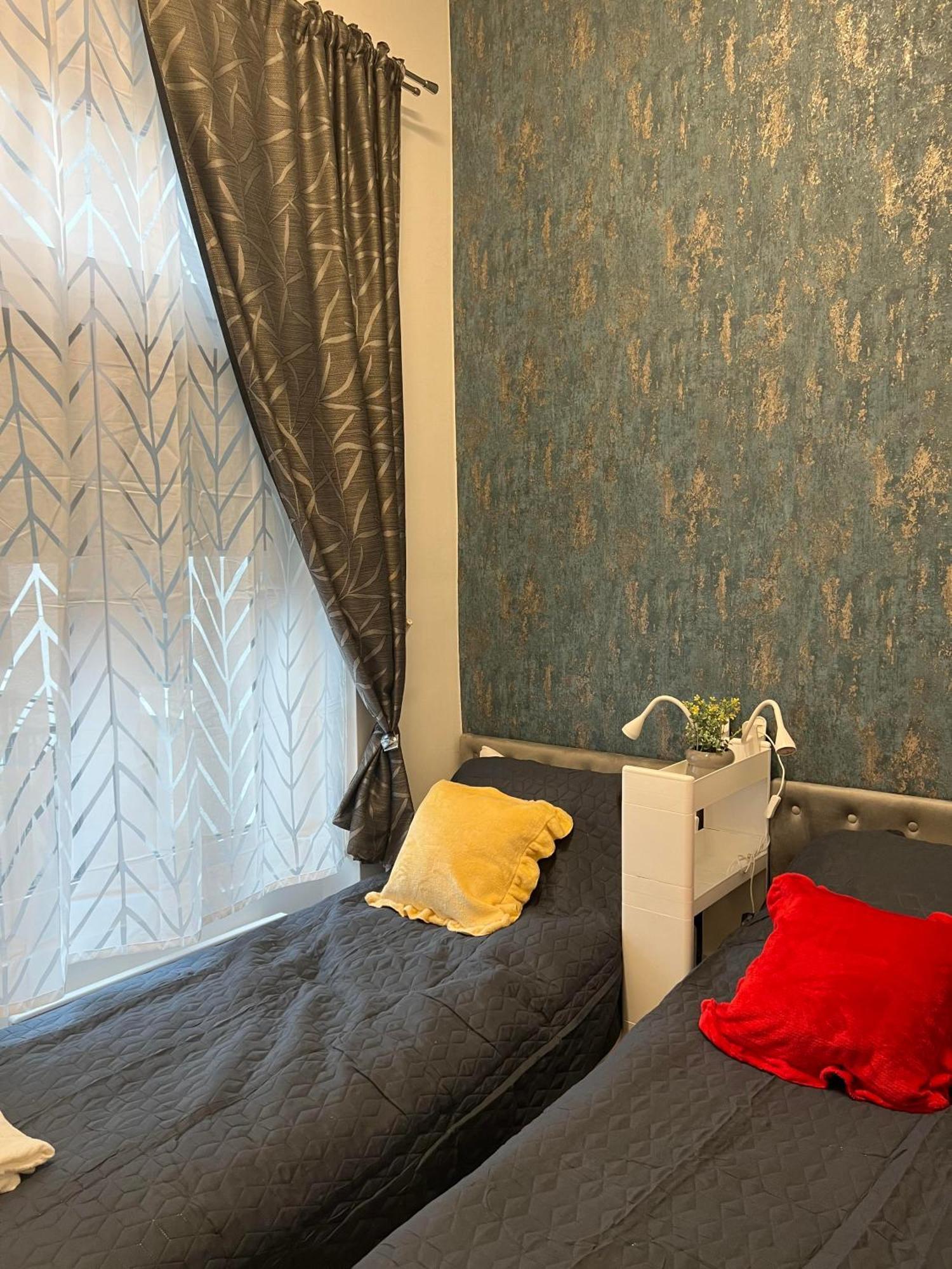 Center Apartman In The Famous Hajos Street Budapest Exteriör bild